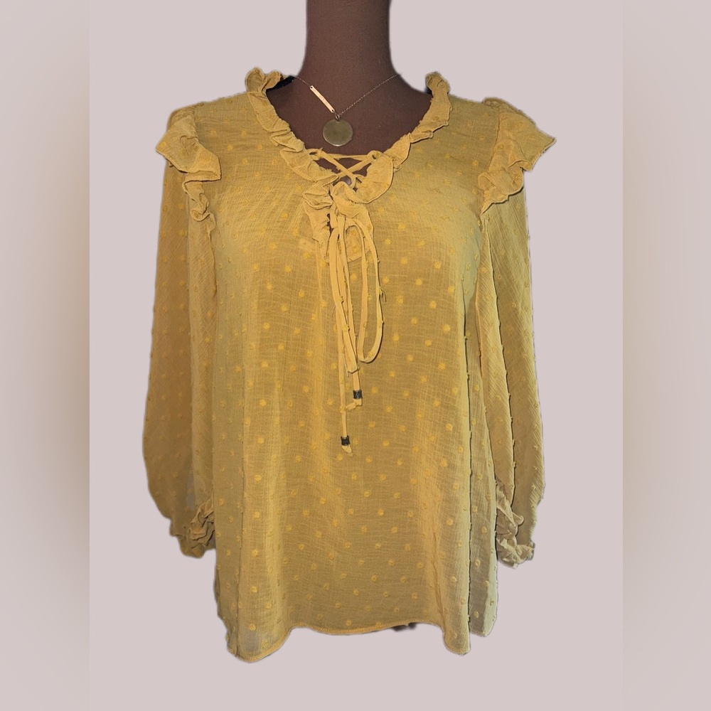 Adorable yellow boho top from Easel BNWT in M
